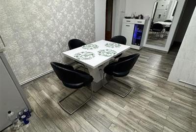 Apartament 3 camere renovat intrare Racadau - 3