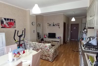 Închiriez apartament 3 camere - 4