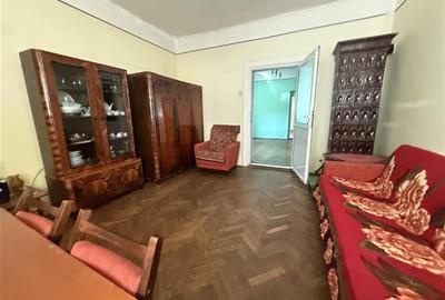 Casa cu 2 intrari pretabila regim hotelier sau  locuit - 1