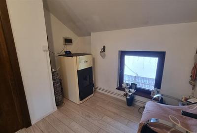 Casa de vanzare moderna cu costuri reduse, panouri solare si spatiu comercial in - 13