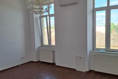 De Vanzare Apartament Cladire istorica - 6