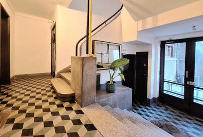 Apartament Romana, Caderea Bastiliei - 11