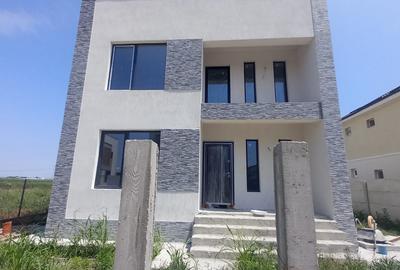 Casă individuală cu 5 camere în Berceni