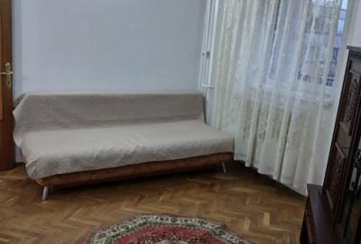 Oferim spre chirie apartament zona Spital - 9