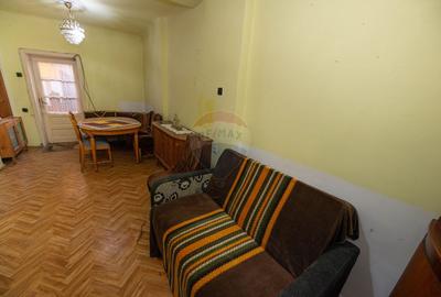 Apartament cu 4 camere semidecomandat, mobilat în Ana Ipătescu