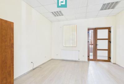 Spațiu central birou/locuință – Str. Primăriei - 4