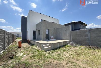Duplex cu 3 camere si teren de 247 mp de vanzare in localitatea Sacalaz - 24