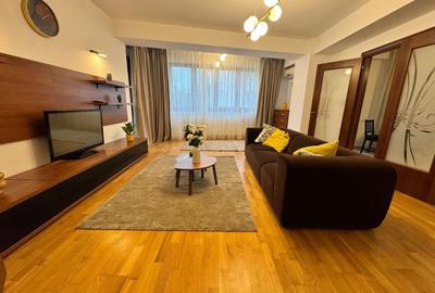 Apartament cu 3 camere decomandat, mobilat în Băneasa
