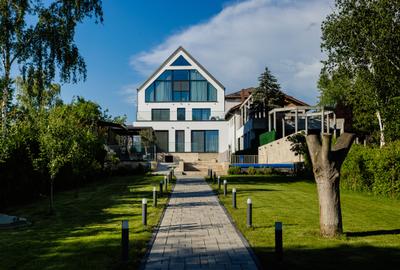 VILA MALUL LACULUI SNAGOV || PISCINA | PANOURI FOTOVOLTAICE - 1