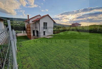 Casă individuală cu 4 camere în Chinteni