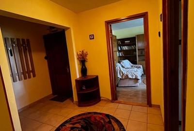 Apartament 3 camere decomandat TN