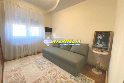 Apartament cu 3 camere decomandat, mobilat în Cetate