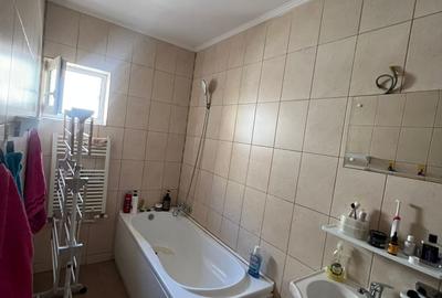 Apartament 49mp, la mansarda - cu pod !  Zona Tomis 3, Str. Zmeurei ,63500 € - 18