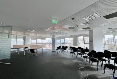 Birou, de 595.5 mp, în Universitate