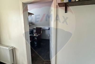 Restaurant + camere de cazare - 8
