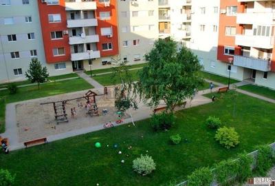 Apartament cu 2 camere decomandat, mobilat în Aradului