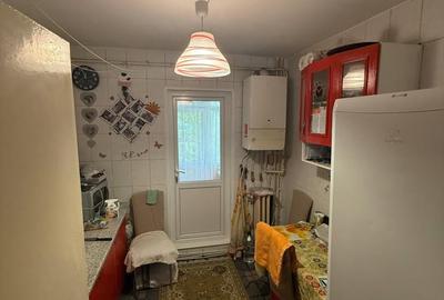 3 camere Decomandat- etaj 1/4 -- Canta-60m, geam la baie ! - 3