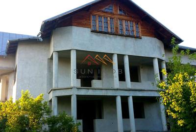 Vila D+P+E+M, teren 1950 mp, suprafata utila 621 mp, Campina, Prahova - 2