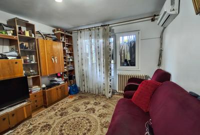 PACURARI , apartament cu 3 camere semidecomnadat , 52 mp ,108000 euro - 1