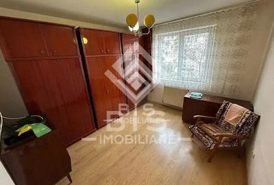 Apartament 2 camere - Decebal - Etaj 2 - Semidecomandat - - 2