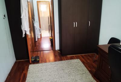 De inchiriat 3 camere - 4