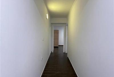 Spatiu comercial de vanzare  Zona E3 - 11