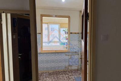 Apartament de vanzare cu 3 camere, zona Trapezului - Metrou 1 Decembrie 1918 - 7