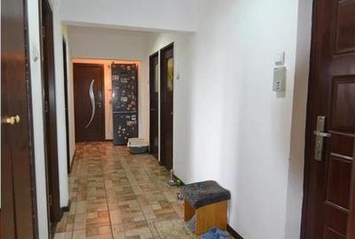 Apartament 3 camere,2 bai,zona Judetean - 13