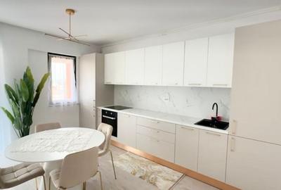 Apartament cu 3 camere semidecomandat, mobilat în Pipera