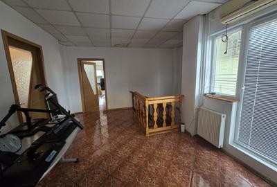Casa individuala la curte l Eroii Revolutiei metrou - 2