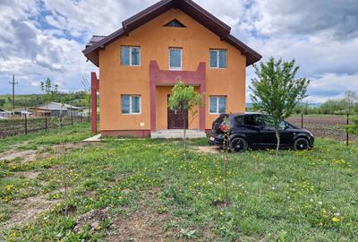 Casa 170 mp. si teren aferent 2300 mp. Ruseni jud Neamt