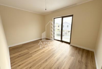 Duplex cu perete dublu, 4 camere si 3 bai finalizat, toate utilitatile - 16