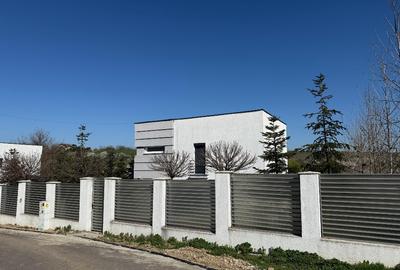 Vand Casa Cu Acces La Lac - 16