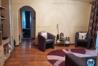 Apartament cu 3 camere semidecomandat în Cina