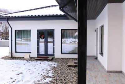 CABANA 2025 , VORONET ,6 CAMERE ,echipate  , 2000 lei / zi , MINIM  DOUA ZILE - 1