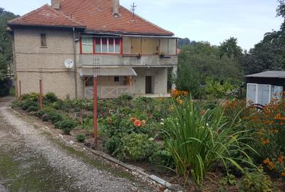 Casa zona poarta Schei, 9 camere, D+P+E+pod,suprafata 640 mp, 1.234 mp teren. - 1