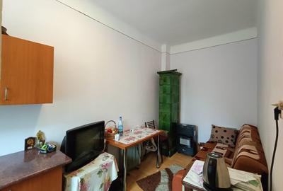 Vânzare construcție și teren Dr. Iacob Felix - Piața Victoriei - 13