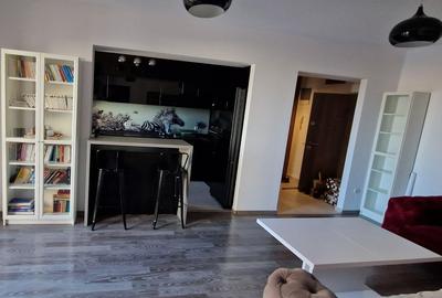 Proprietar, inchiriez apartament cu 3 camere, Bloc 2017, 2xbai, AC - 7