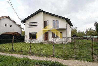 Casa de vanzare in localitatea Iratosu