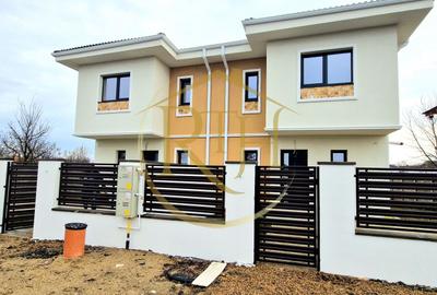 Duplex de vanzare cu 4 camere,2 bai,250 mp teren-Mosnita Veche zona Centrala. - 1