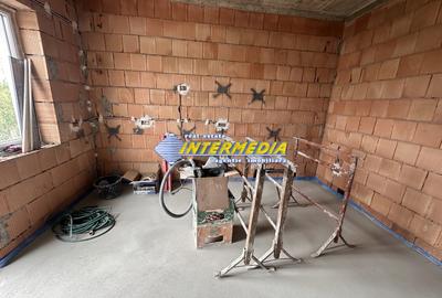 CASA NOUA I DE VANZARE I 120 MP I CETATE I SEMIFINISATA I 4 CAMERE I - 19