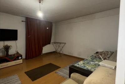 Garsoniera Tudor , Decomandata / centrala , finisaje clasice ! - 2