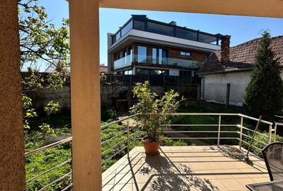 Oportunitate de investiție! Casă de vanzare, cu 8 camere, 382 mp, zona Gruia - 11