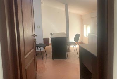 Vanzare  Cladire de  Birouri P+1E - 1