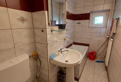 3 camere Vitan decomandat, an 1981, metrou, 62 mp, anvelopat - 6
