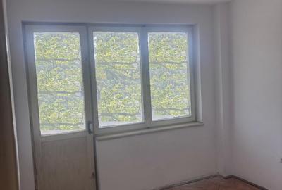 Apartament cu 2 camere semidecomandat în Hipodrom