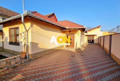 Casă 4 camere, renovată, mobilată, utilată, 410 mp teren, zona Centru - 1