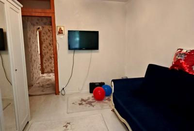 Apartament cu 3 camere decomandat, mobilat în Fizicienilor