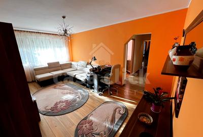 Apartament primitor cu 3 camere, renovat cu bun gust, în Micro 16 - 1