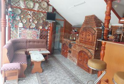 Casă / Vilă cu 10 camere de vânzare în zona Central - 13